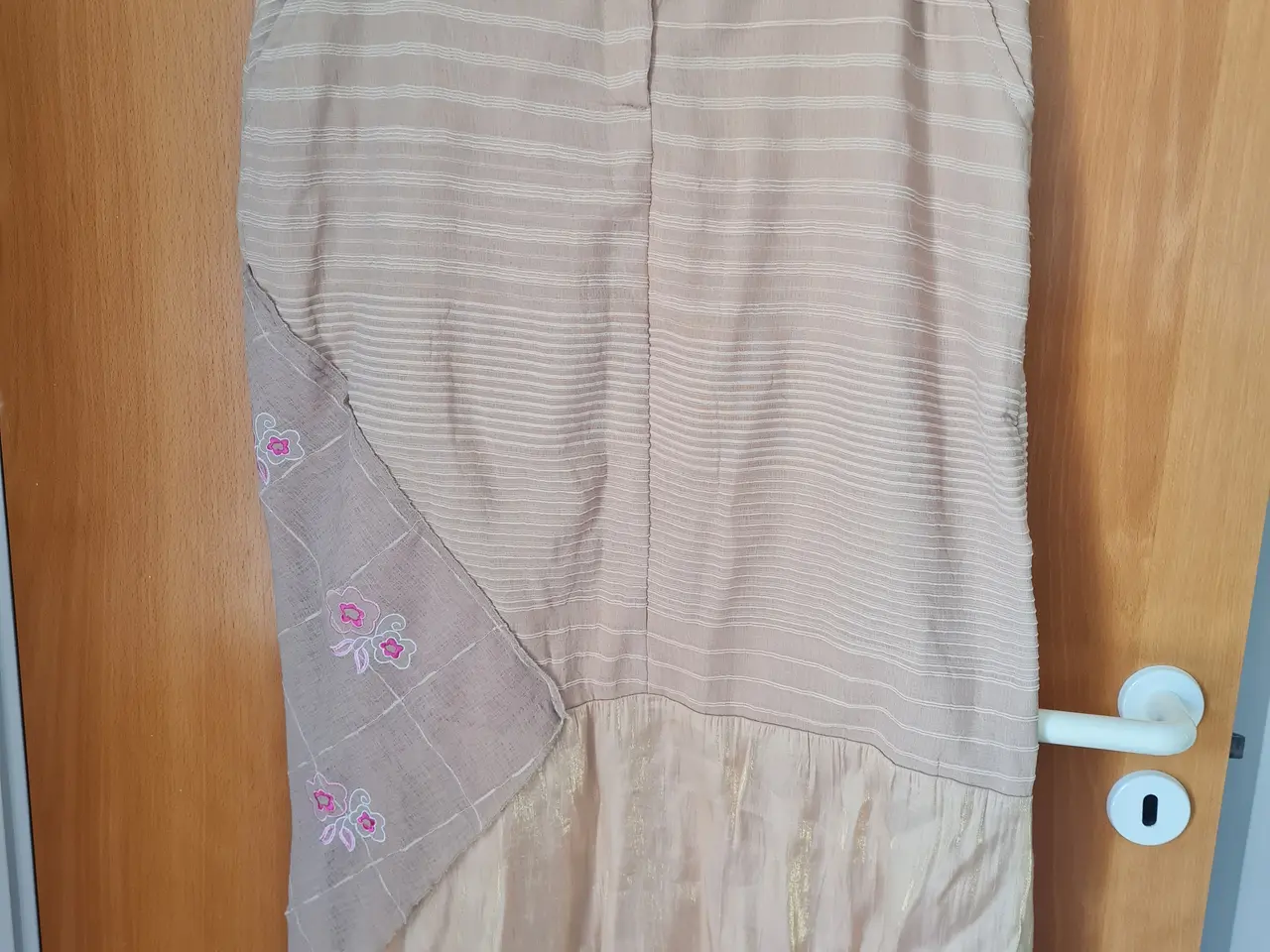 Billede 2 - Uldahl jakke str 40 L og nederdel str 42