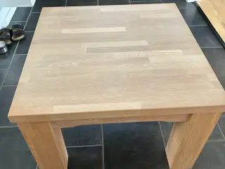 Sofa bord i sæbebehandlet egetræ