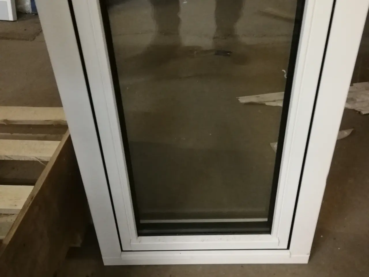 Billede 1 - NYT TRÆ/ALU M/3-LAGS GLAS, 62,3X81,8, KR. 1500
