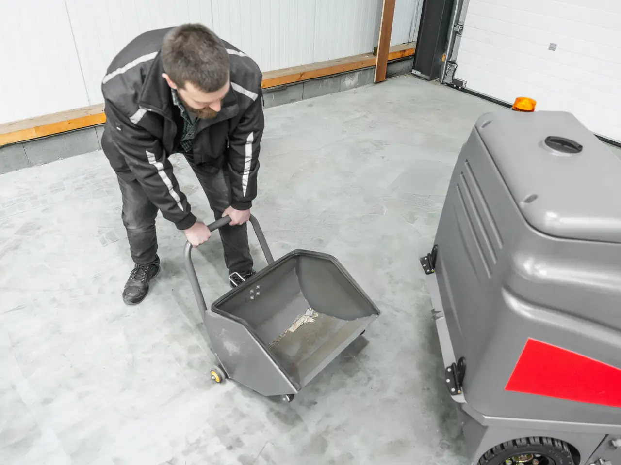 Billede 12 - CleanMaster Ultimate ride-on fejemaskine – 8800 m²/t