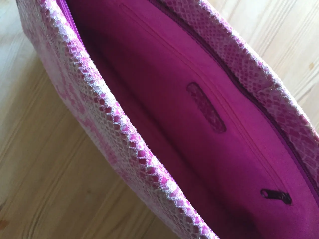 Billede 5 - Esprit, super flot laktaske, helt ny