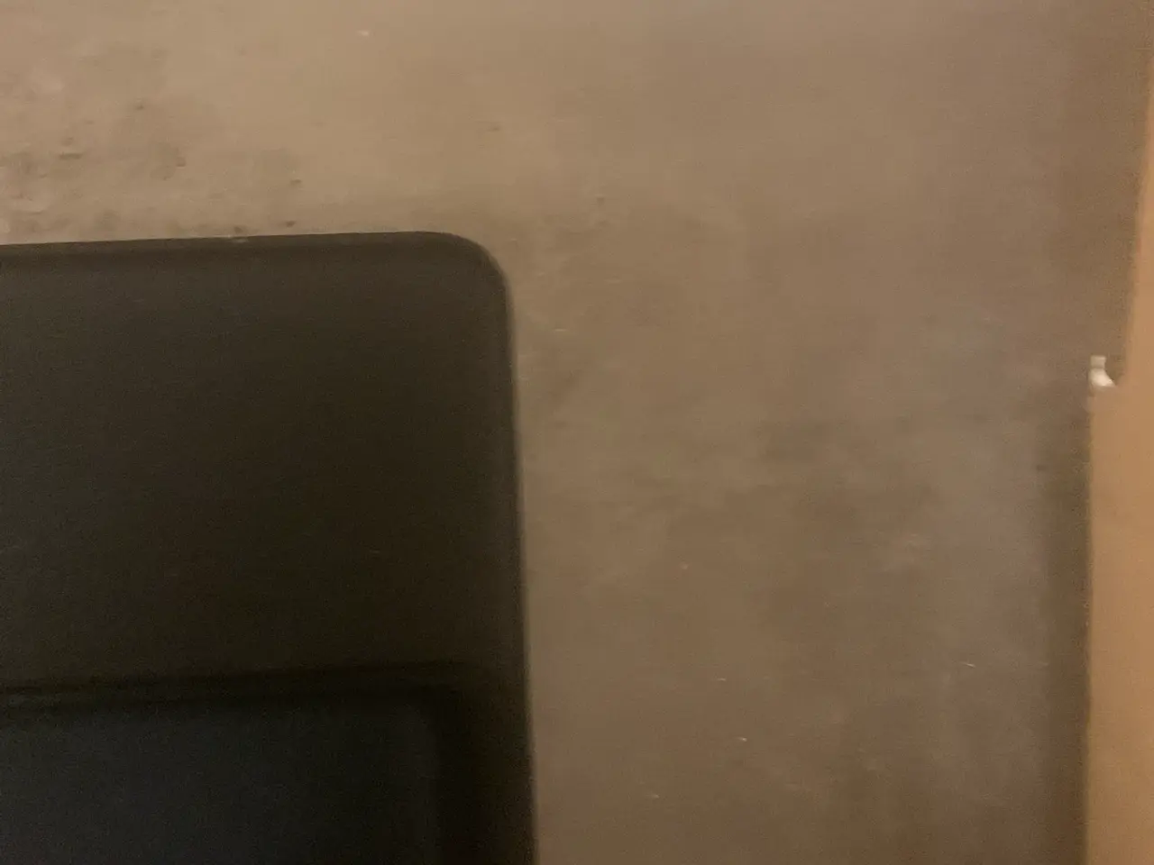 Billede 2 - Bordplade grå med sort vask.