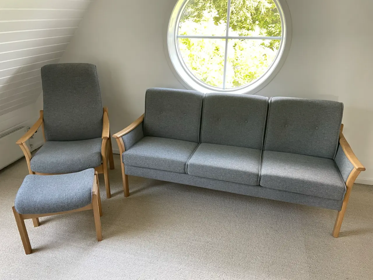 Billede 1 - Pæn grå sofa og lænestol