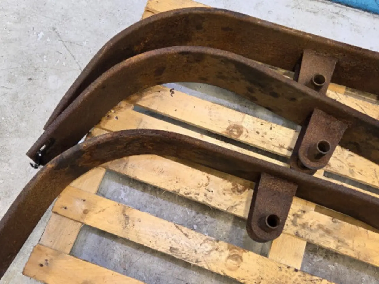 Billede 3 - New Holland BB9060S Plade 84058412  3 Stk