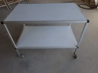 Serverings/Rullebord i alu og formica.