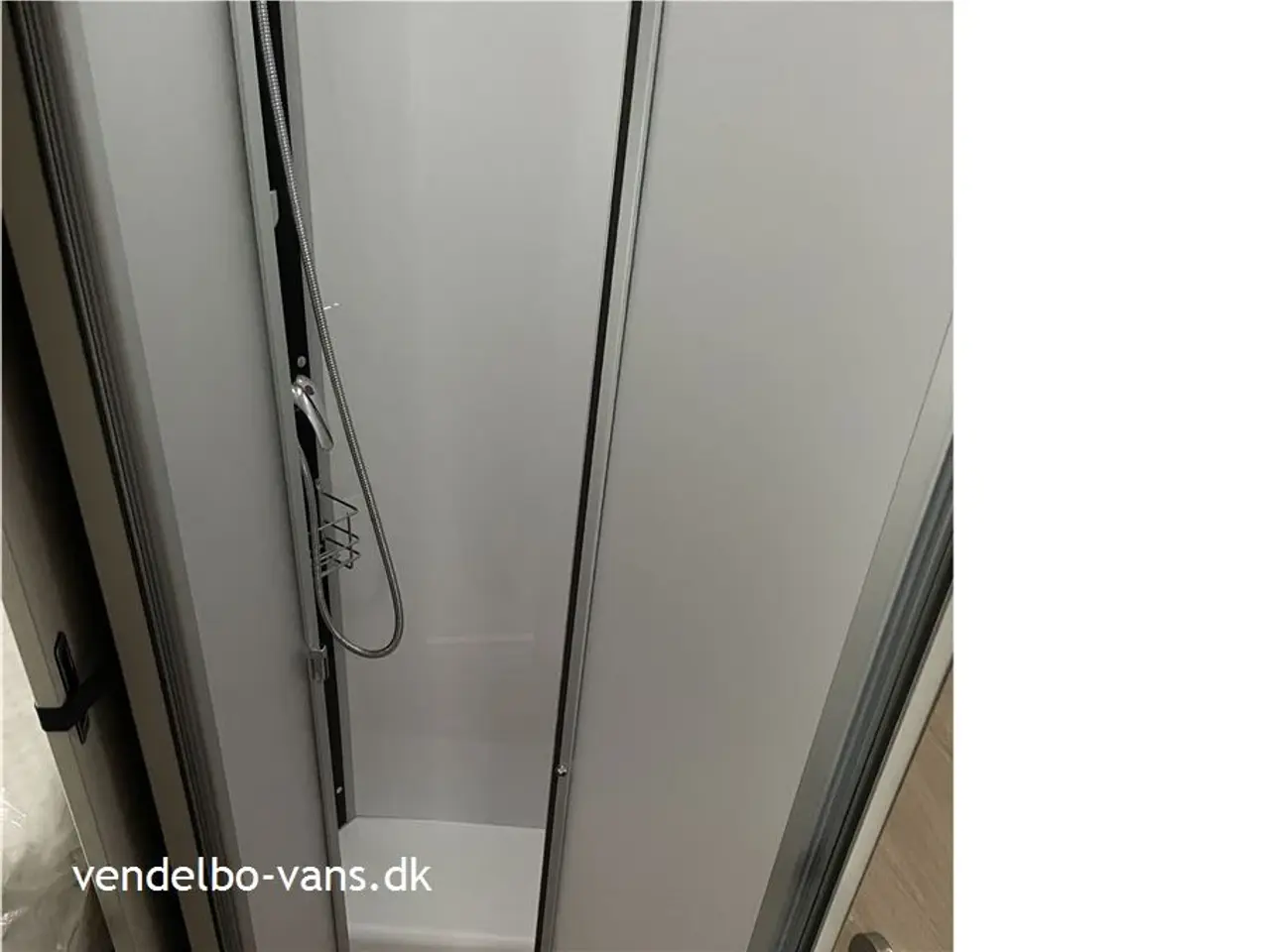 Billede 13 - 2026 - Dethleffs Pulse Classic T 7051 EB Luksuriøs camper med enkeltsenge og stor garage