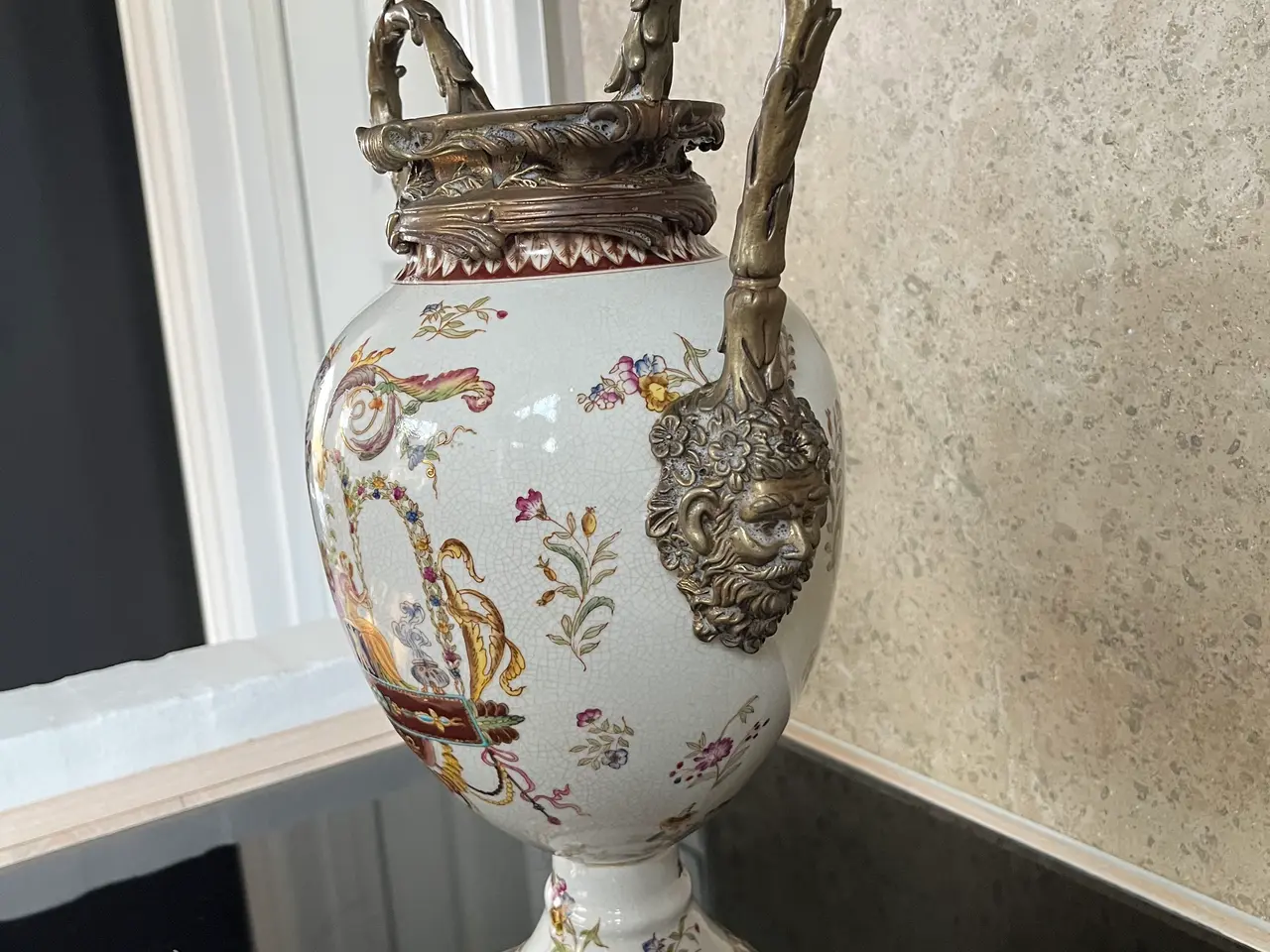 Billede 3 - Wong Lee porcelænsbase med metalhanke og dekoratio