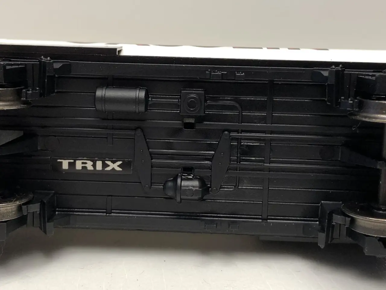 Billede 6 - TRIX...2 GASOLIN TANKVOGNE 24200-04