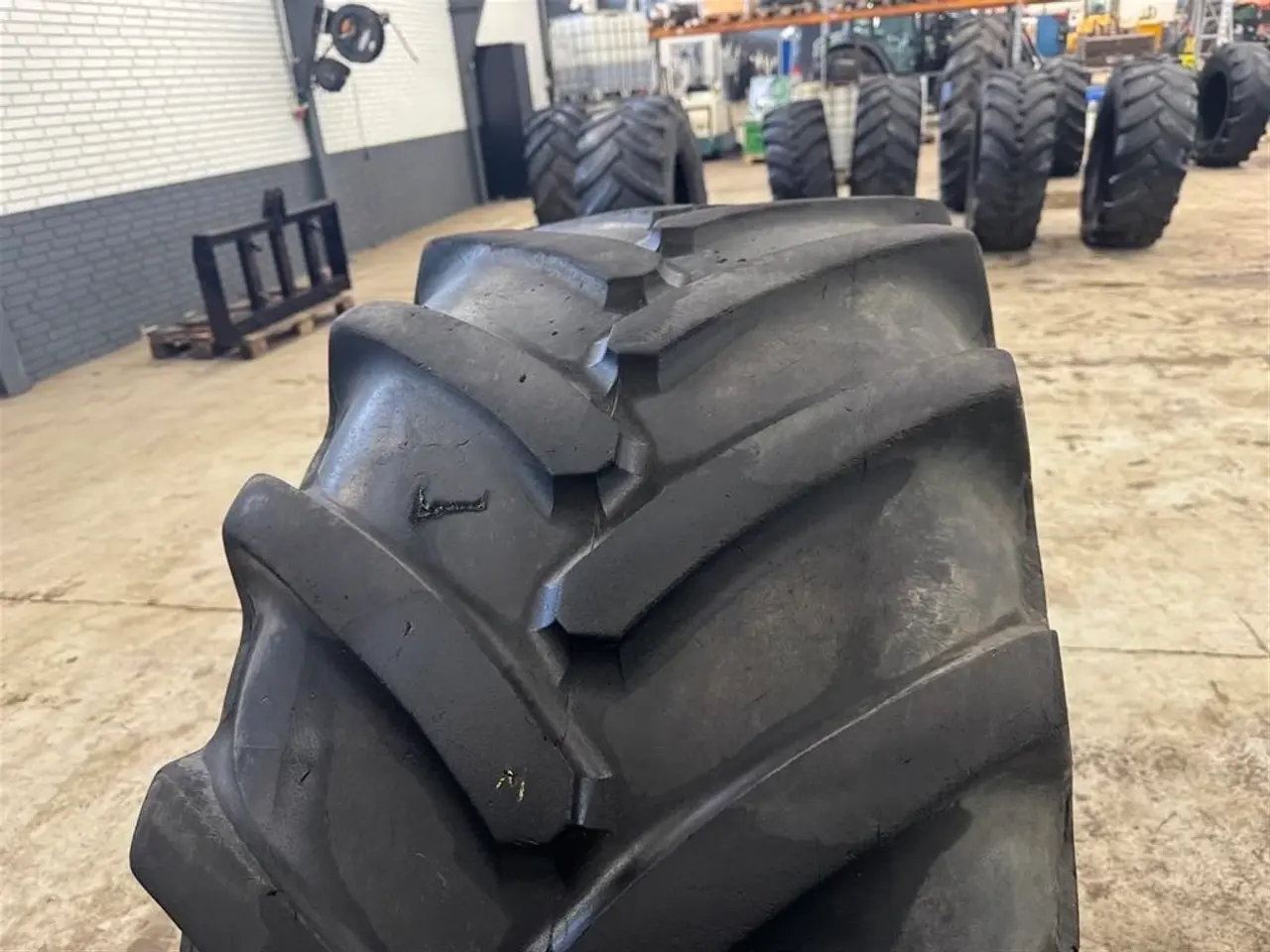 Billede 4 - Michelin 540/65R28