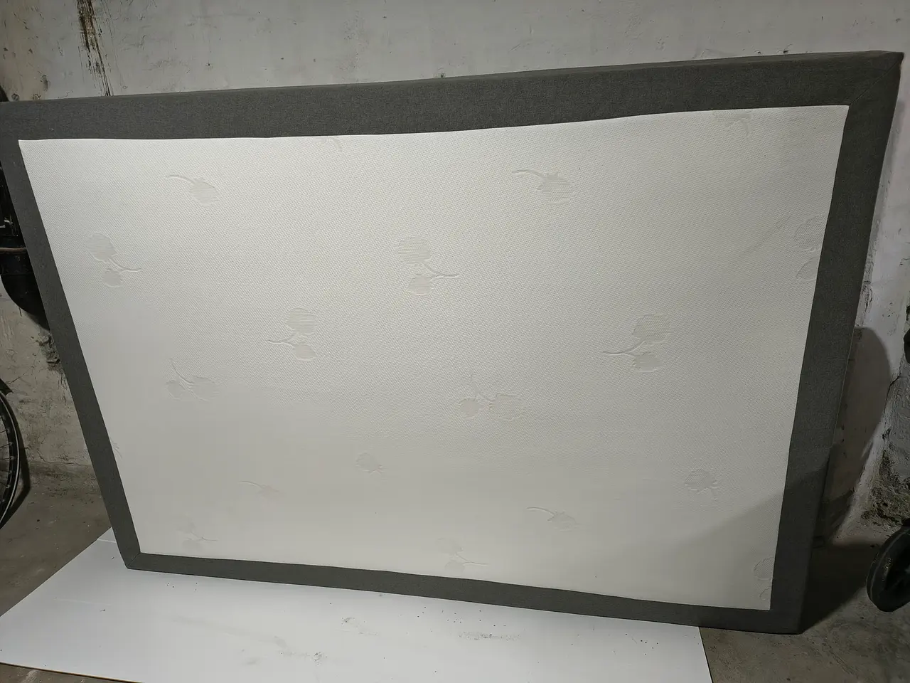 Billede 6 - Grå boxmadras 140 × 200 cm med metalben