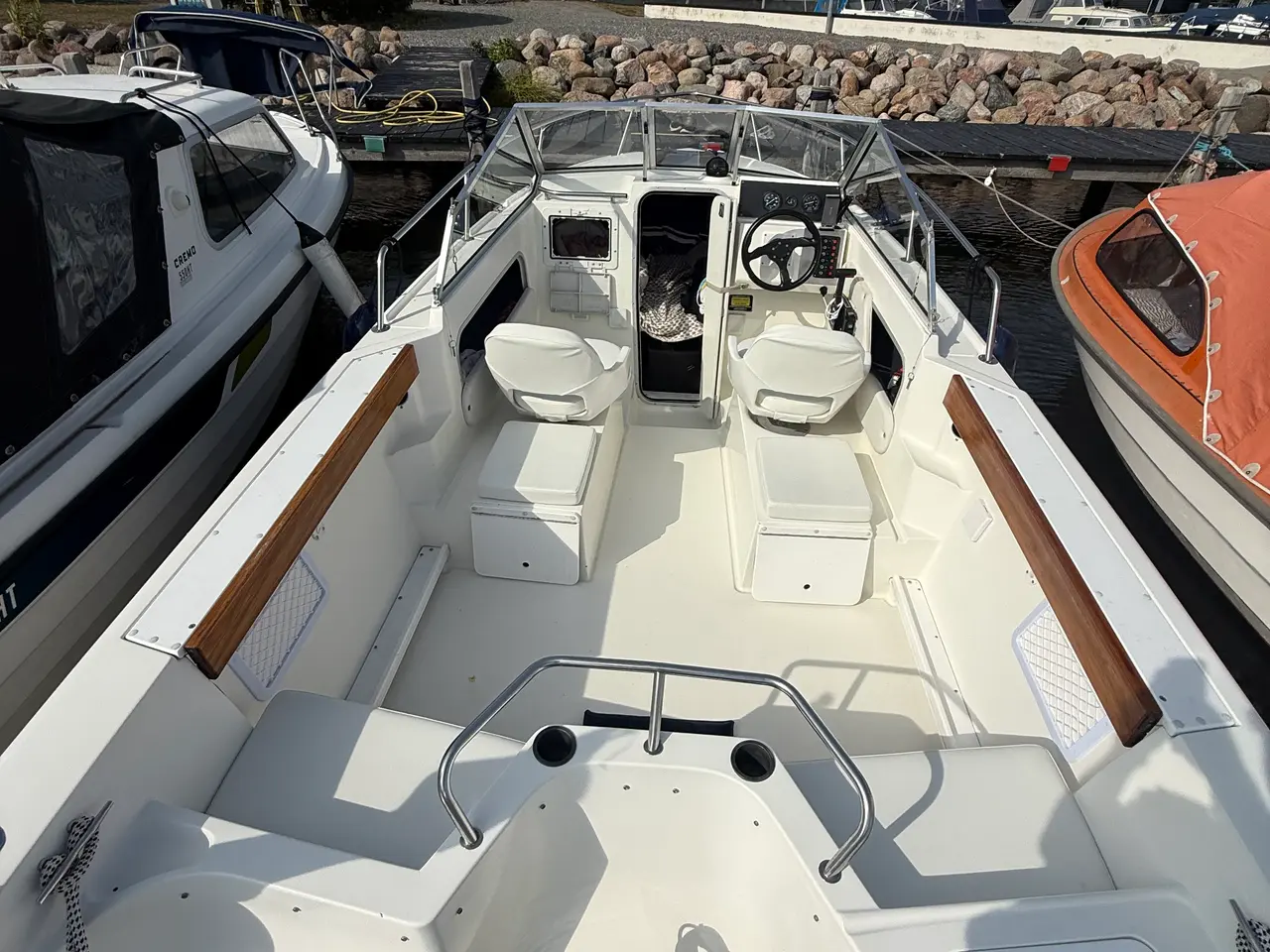 Billede 4 - Champion 542 Explorer, med 115 HK 4 takt og traile