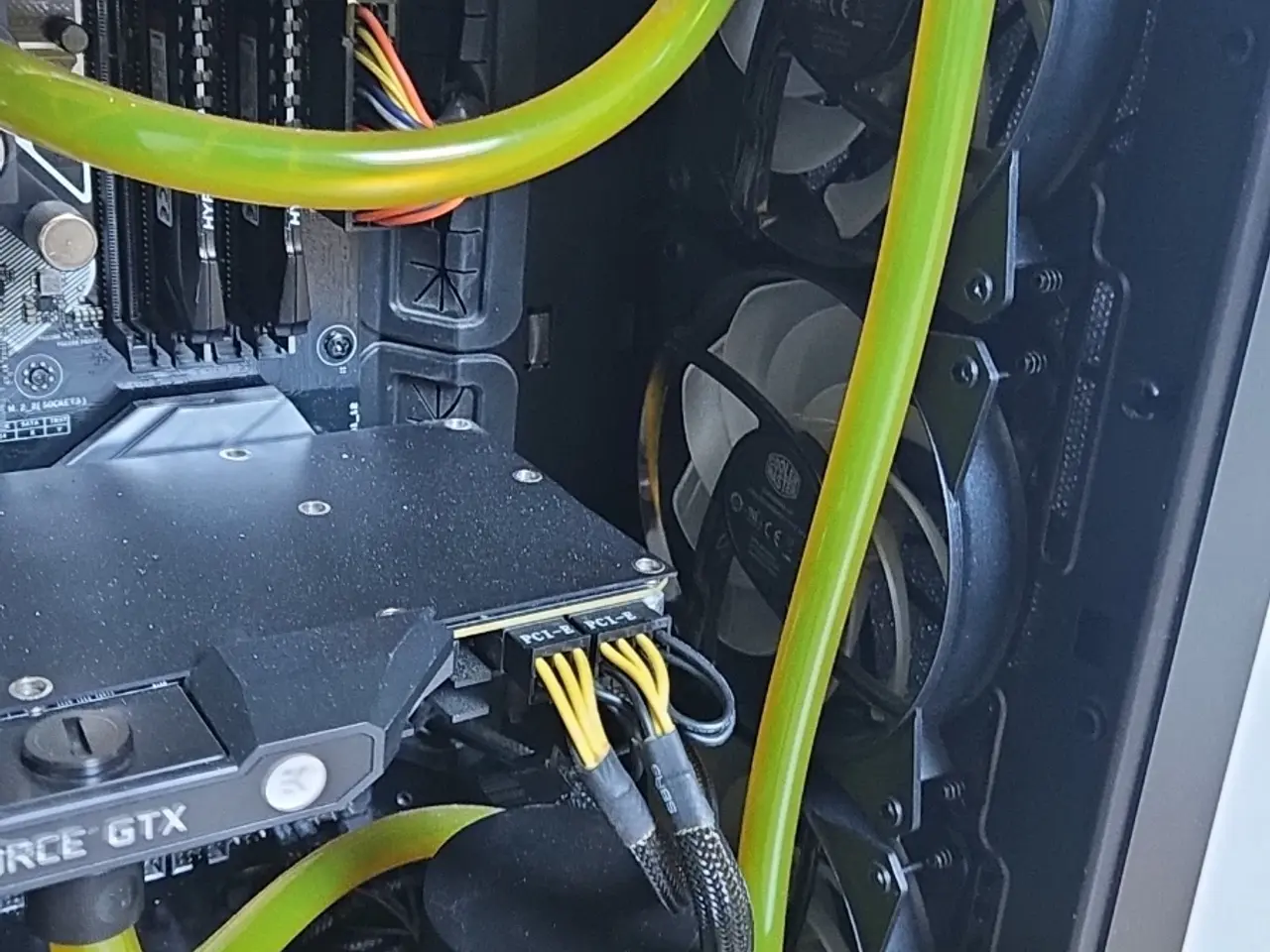 Billede 4 - Vandkølet gemer pc med skærm 