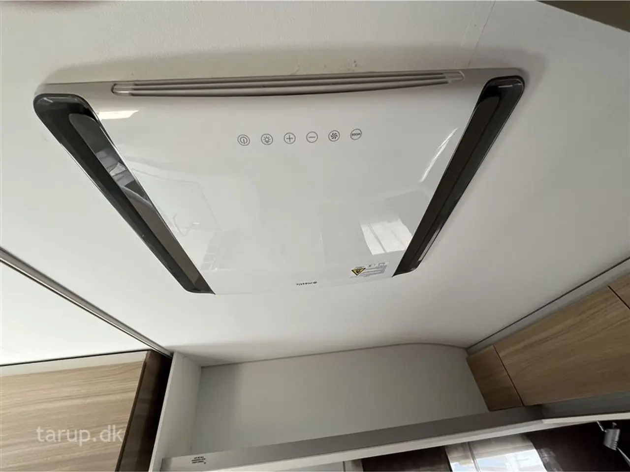 Billede 11 - 2016 - Adria Altea 472 PU Fortelt: Ventura D300, Truma mover, rundsiddegruppe, aircon., DuoControl, el-gulv-varme, køleskab m/ fryser, gulvtæpper, fransk dobbeltseng