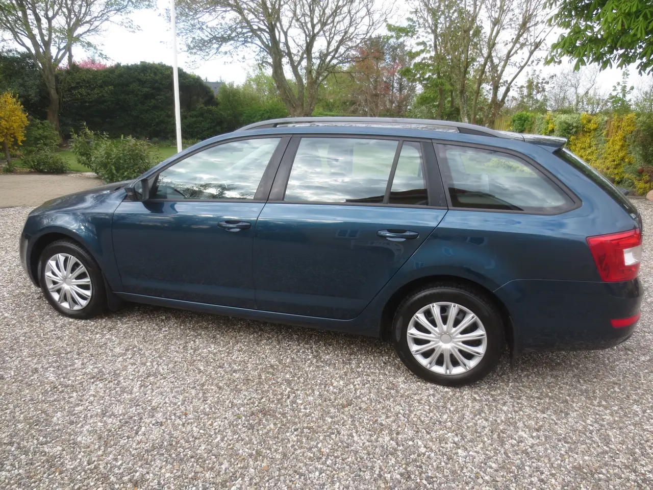 Billede 9 - Pæn Skoda Octavia Stc 1.6 TDi År 13. Nysynet.