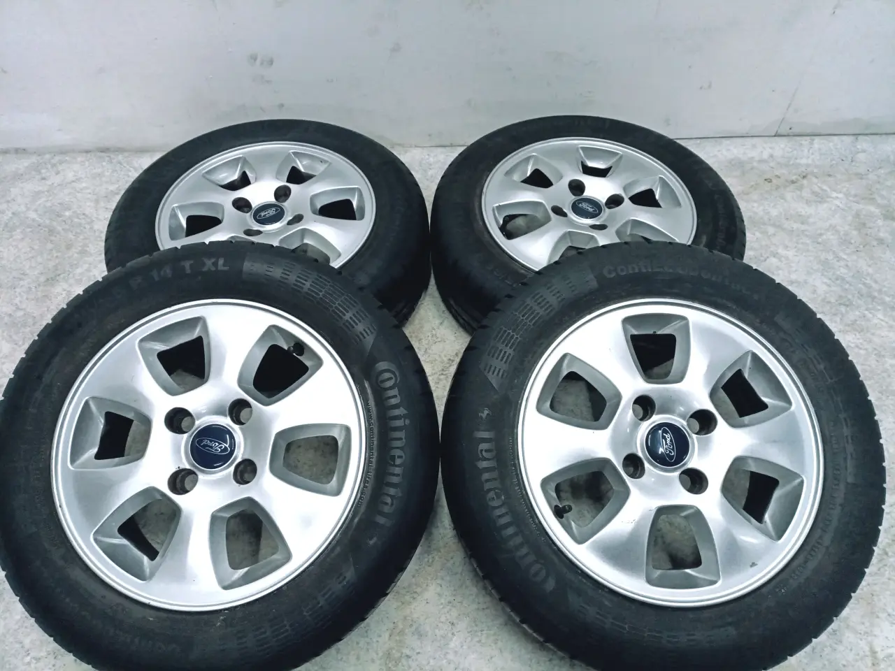 Billede 3 - 4x108 14" ET37,5 nav 63,4ø FORD sommersæt