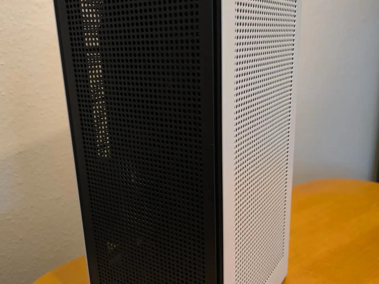 Billede 2 - Stilren & Kompakt Gaming PC – NZXT H1 Mini-ITX