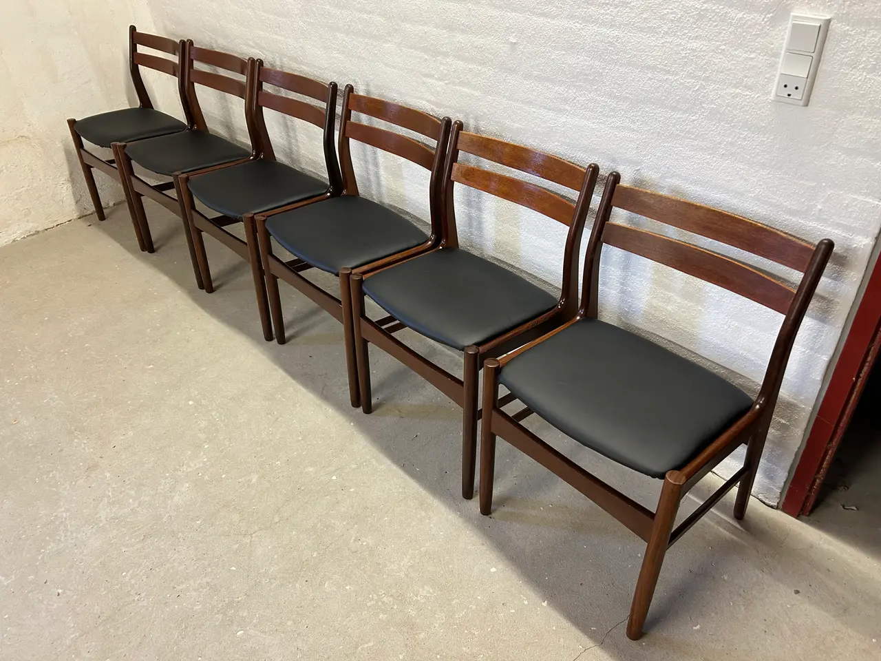 Billede 4 - 6 vintage teakstole – i stil med Benny A. Linden.