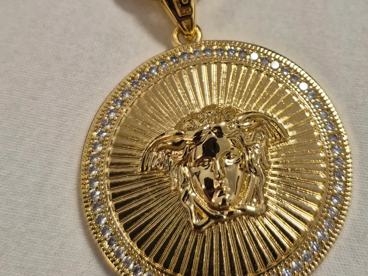 Billede 4 - Goldfilled versace halskæde