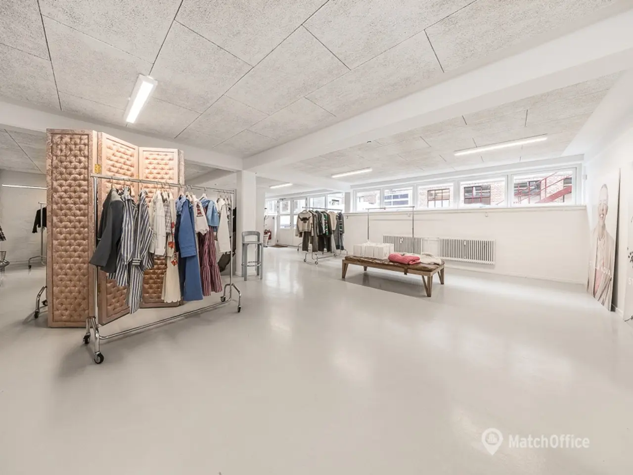 Billede 6 - Lyst stuelejemål med showroom