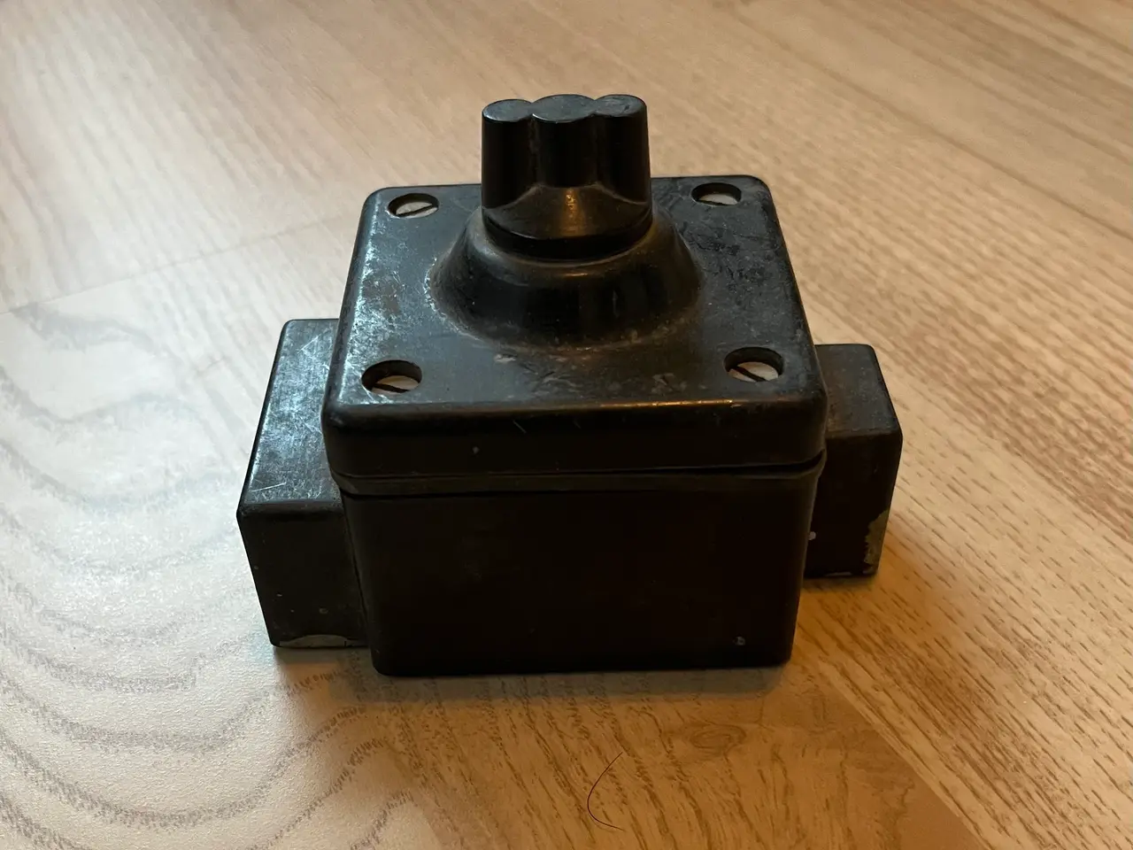 Billede 3 - LK tumbleafbrydere og fatninger med strømstik mm.