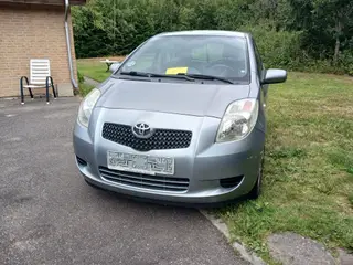 Toyota Yaris 1,3 benzin 
