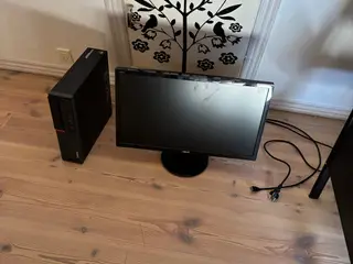 Lenovo stationær pc med skærm