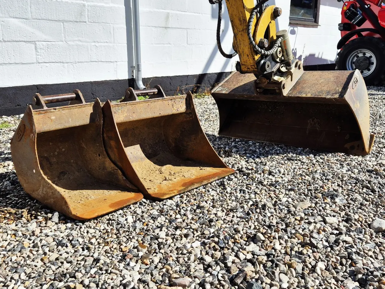 Billede 10 - Caterpillar 301.7D / nyere Tiltman og skovlsæt / 3800 timer og årgang 2016