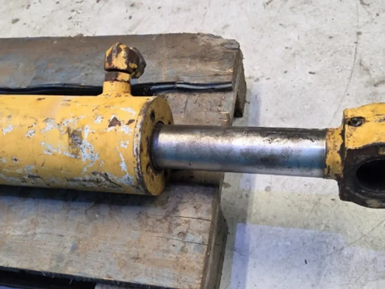 Billede 7 - Ford 675D Cylinder F1NNB577BA