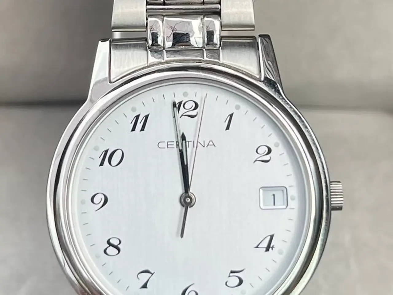 Billede 1 - Et stilrent design fra Certina