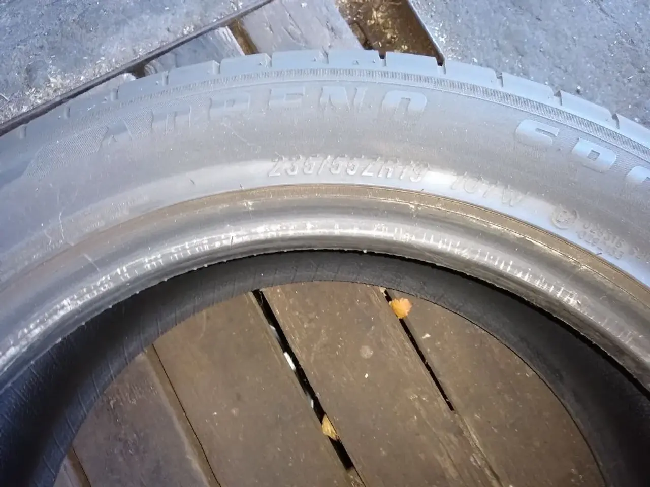 Billede 1 - 19" dæk 235 /55 der er 2 stk