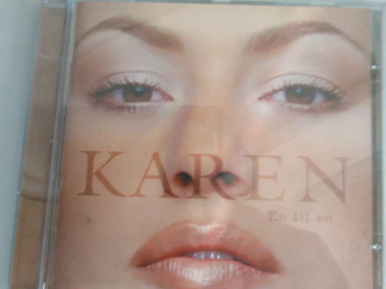 Billede 1 - Karen: En Til En (2000 