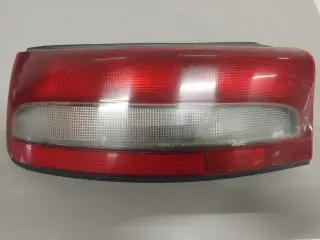 Mazda 323 BG 3 dørs , baglygter