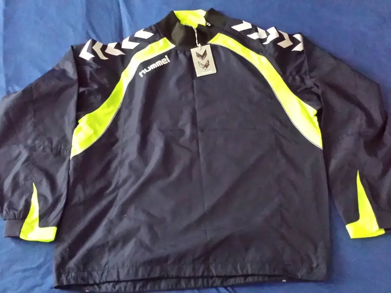 Billede 3 - NY Hummel træningsbluse
