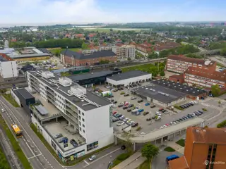 Går du med drømmen om egen butik i et attraktivt indkøbsområde i hjertet af Vallensbæk?