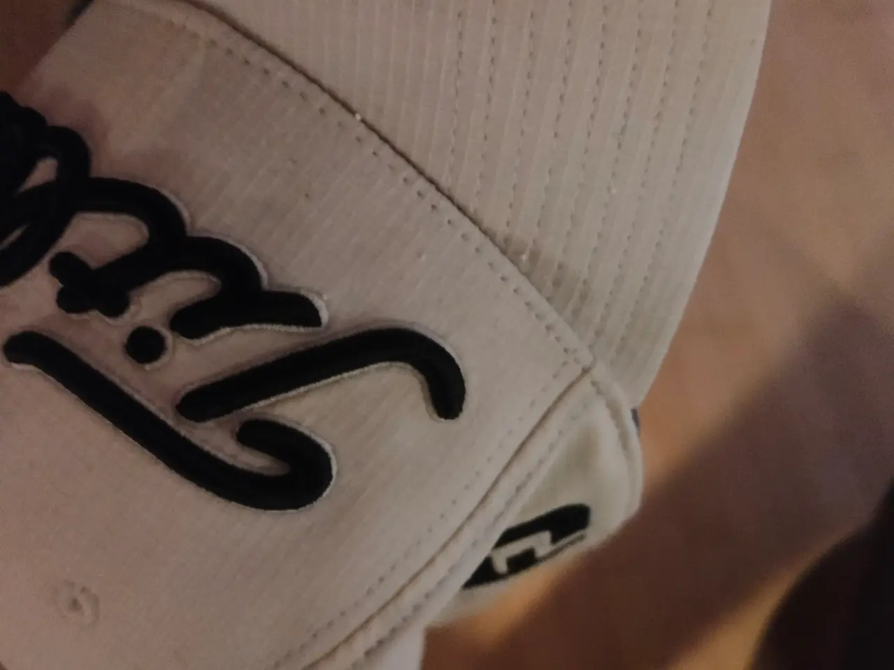 Billede 6 - 2 x Titleist caps. 1 hvid og 1 sort
