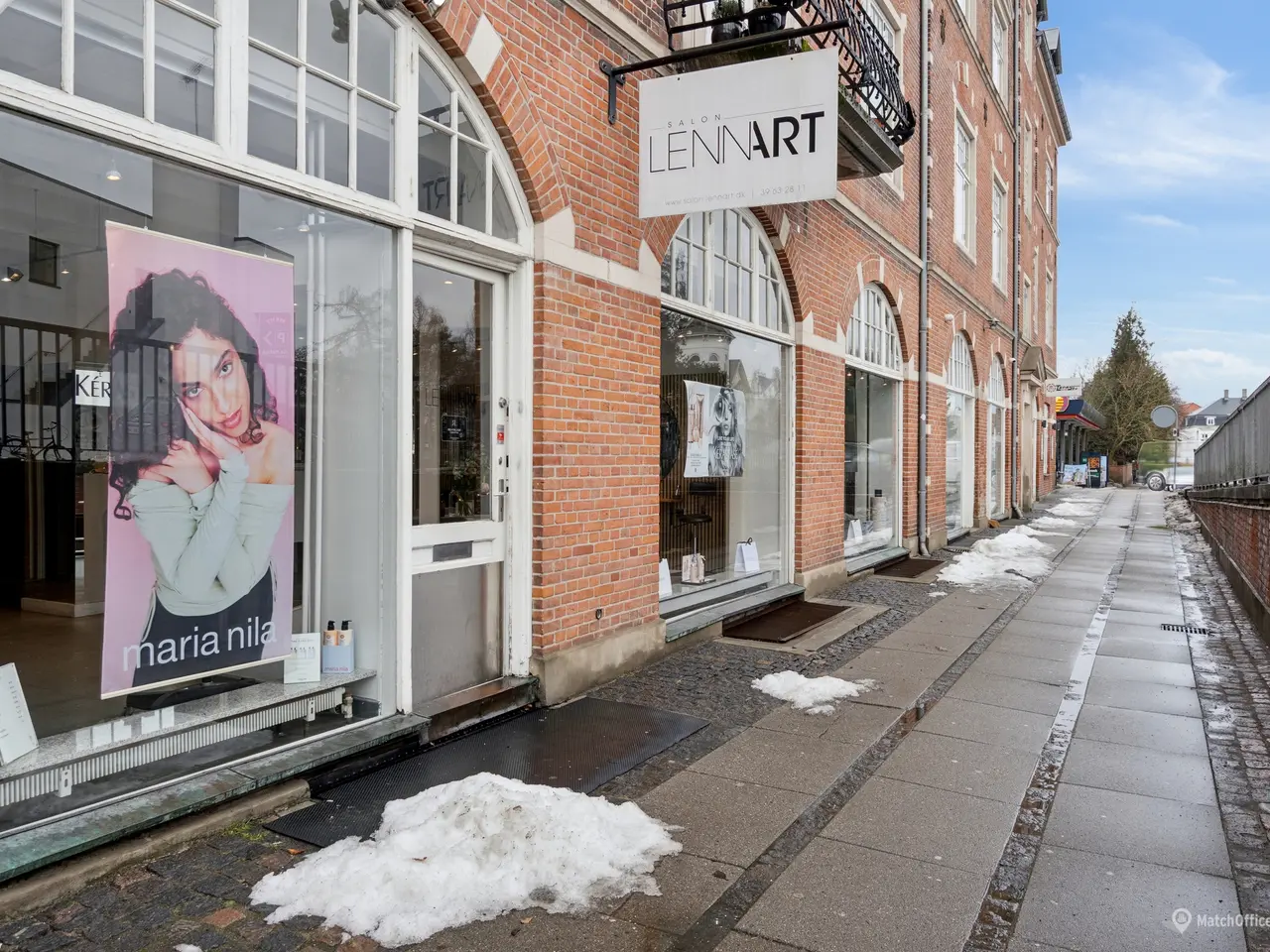 Billede 1 - Velbeliggende frisørsalon til afståelse