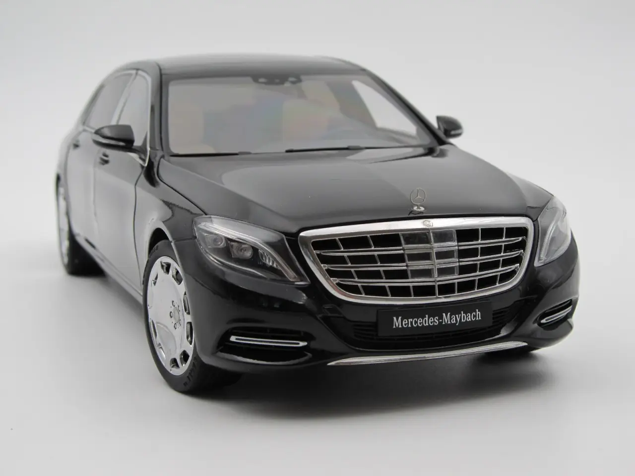 Billede 8 - 2016 Mercedes Maybach S600 V12 AUTOart - 1:18