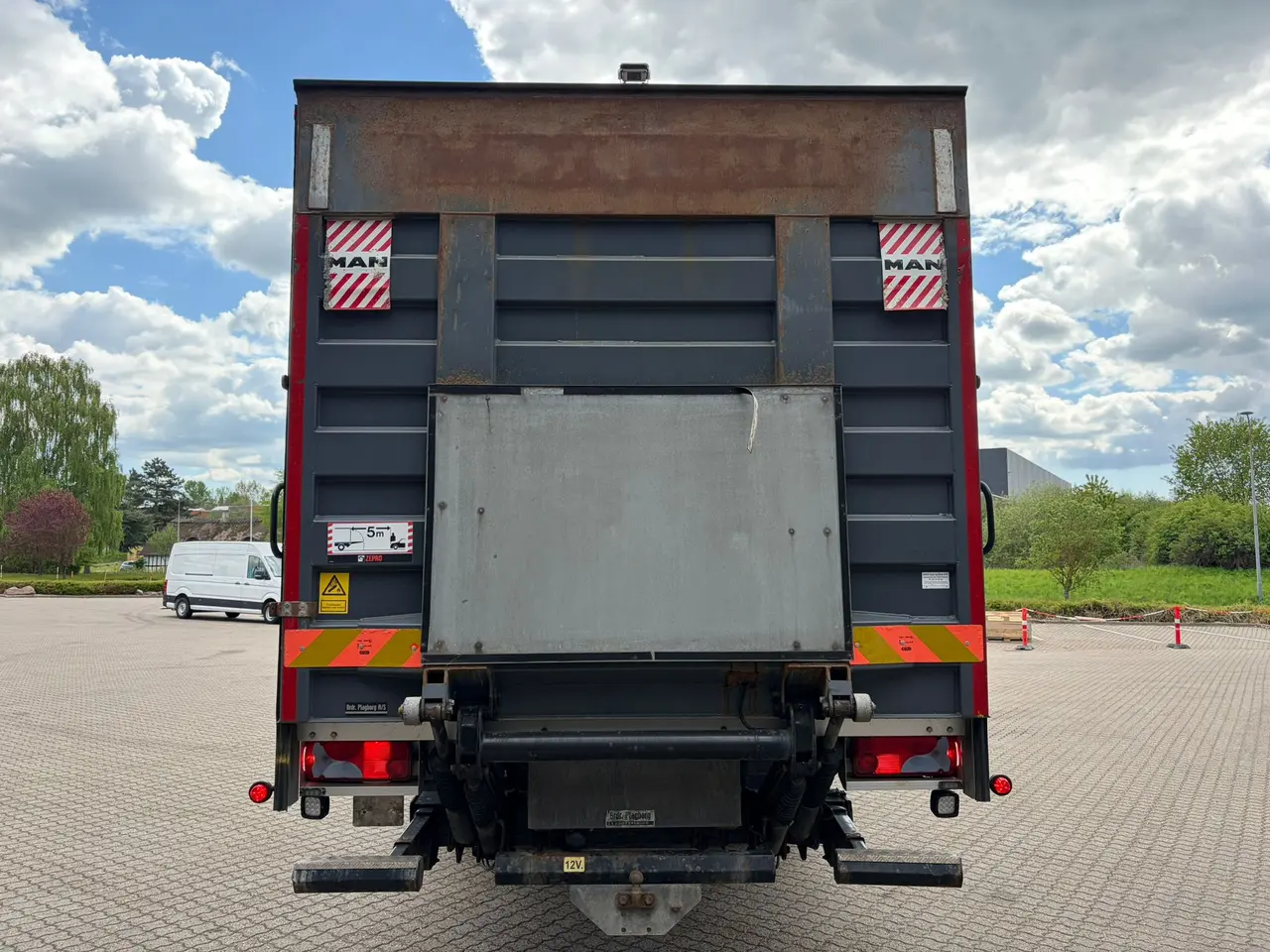 Billede 11 - MAN TGS 35.320 8x2-6, Lukket kasse