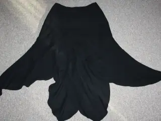 Sort nederdel i polyester