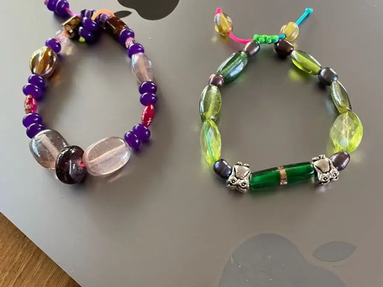 Billede 8 - Nye knyttede armbånd