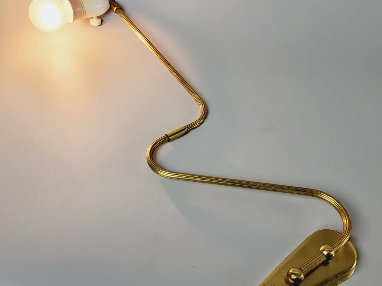 Billede 1 - ⭐️· Vintage Væglampe / Udtrækslampe Massiv Messing