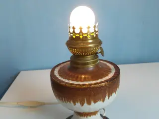 Antik lampe – K.C.S. Mosbrenner olielampe ombygget