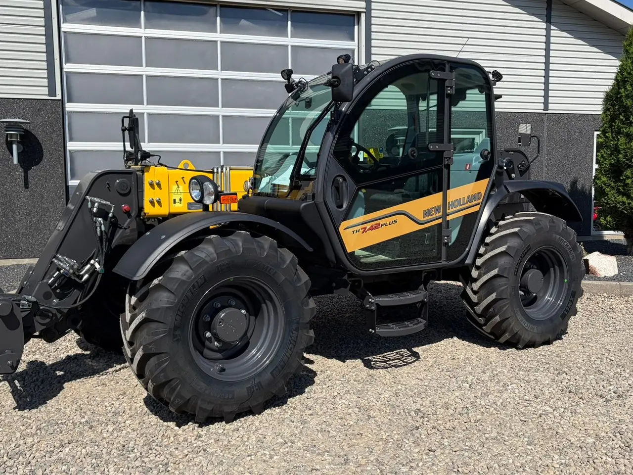 Billede 13 - New Holland TH7.42 Plus Den nye model med masser af udstyr og 6F-3R PowerShift transmission