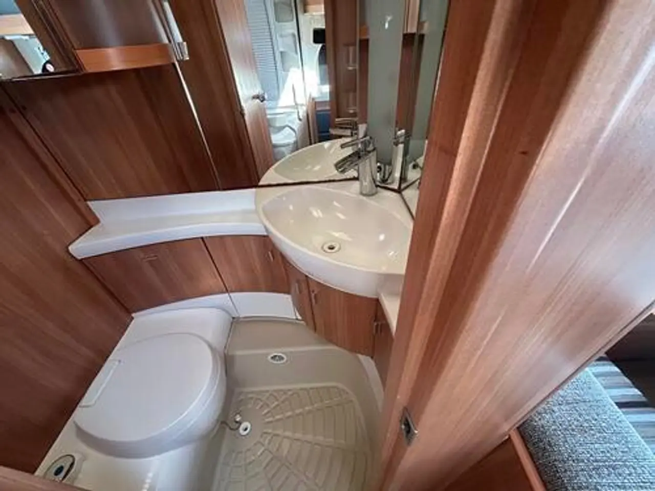 Billede 4 - Hobby DE LUXE 490 KMF