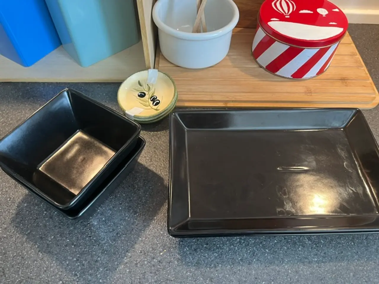 Billede 2 - Stilrent herregårdslook: Skåle og fade fra HomeArt