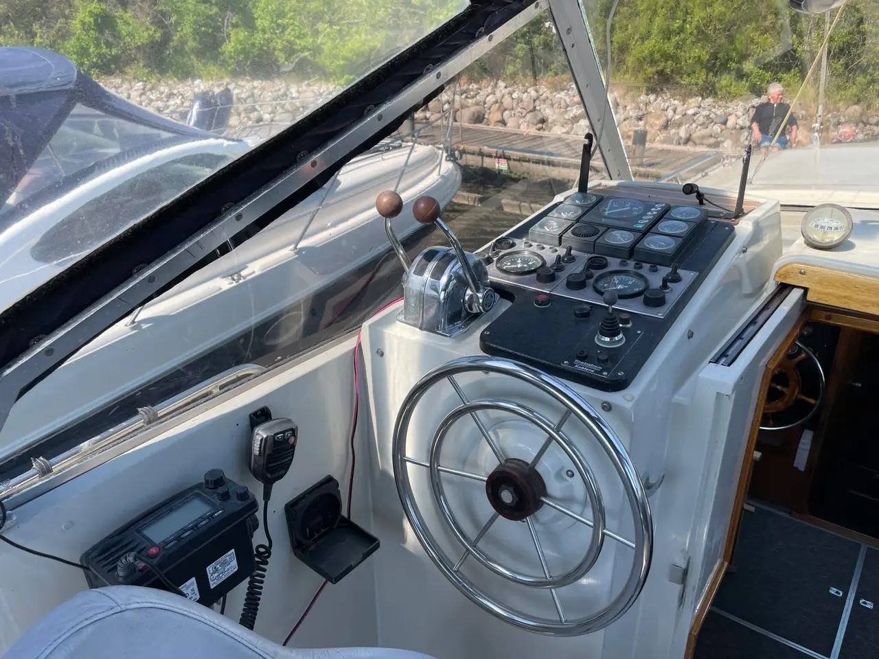 Billede 3 - Broom 35, funktionel motorbåd, billig bolig mv.