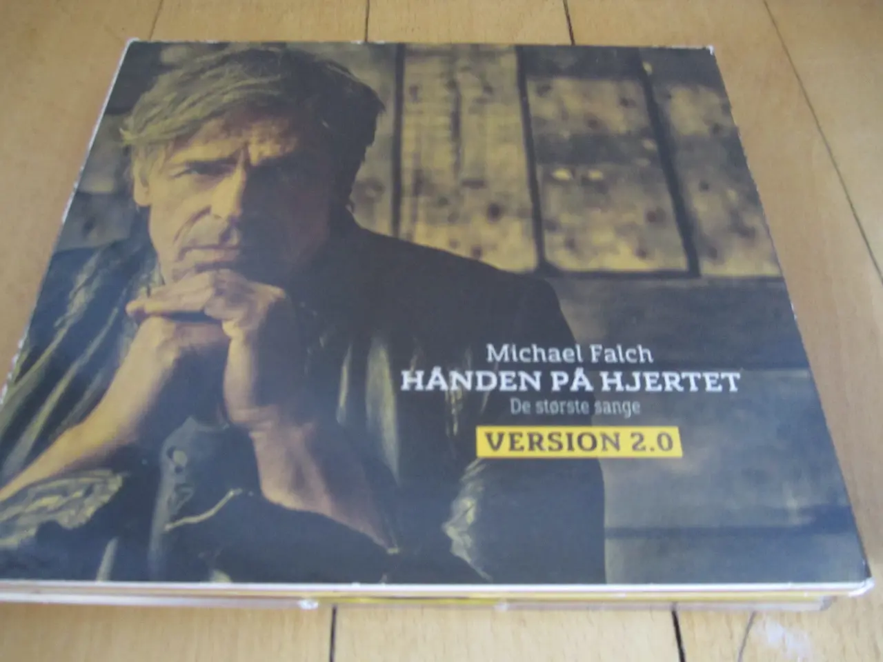 Billede 3 - MICHAEL FALCH. Hånden på hjertet.