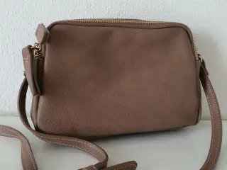 Sandfarvet skuldertaske