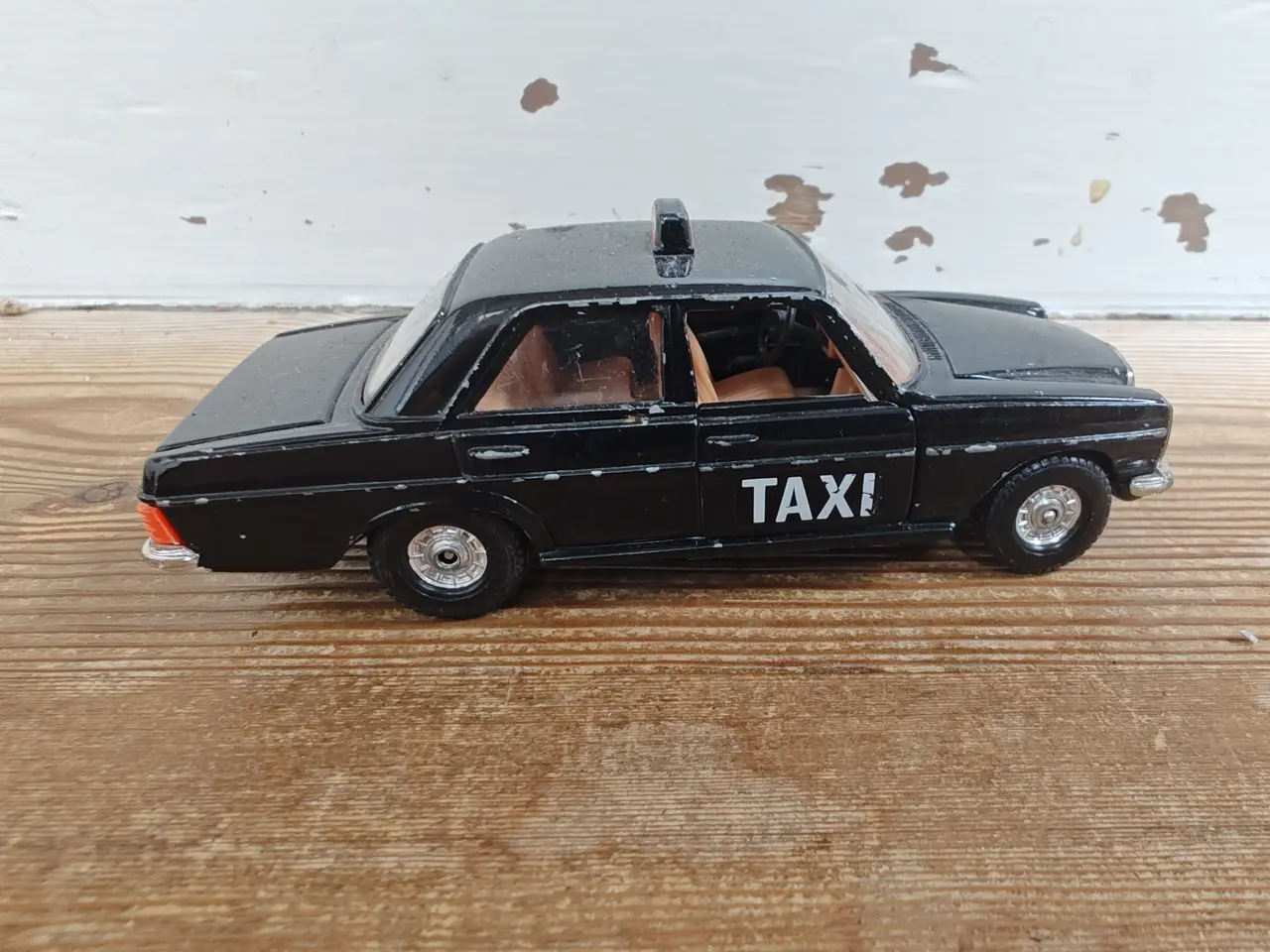 Billede 3 - Mercedes Benz 240 D Sort Taxi - Corgi