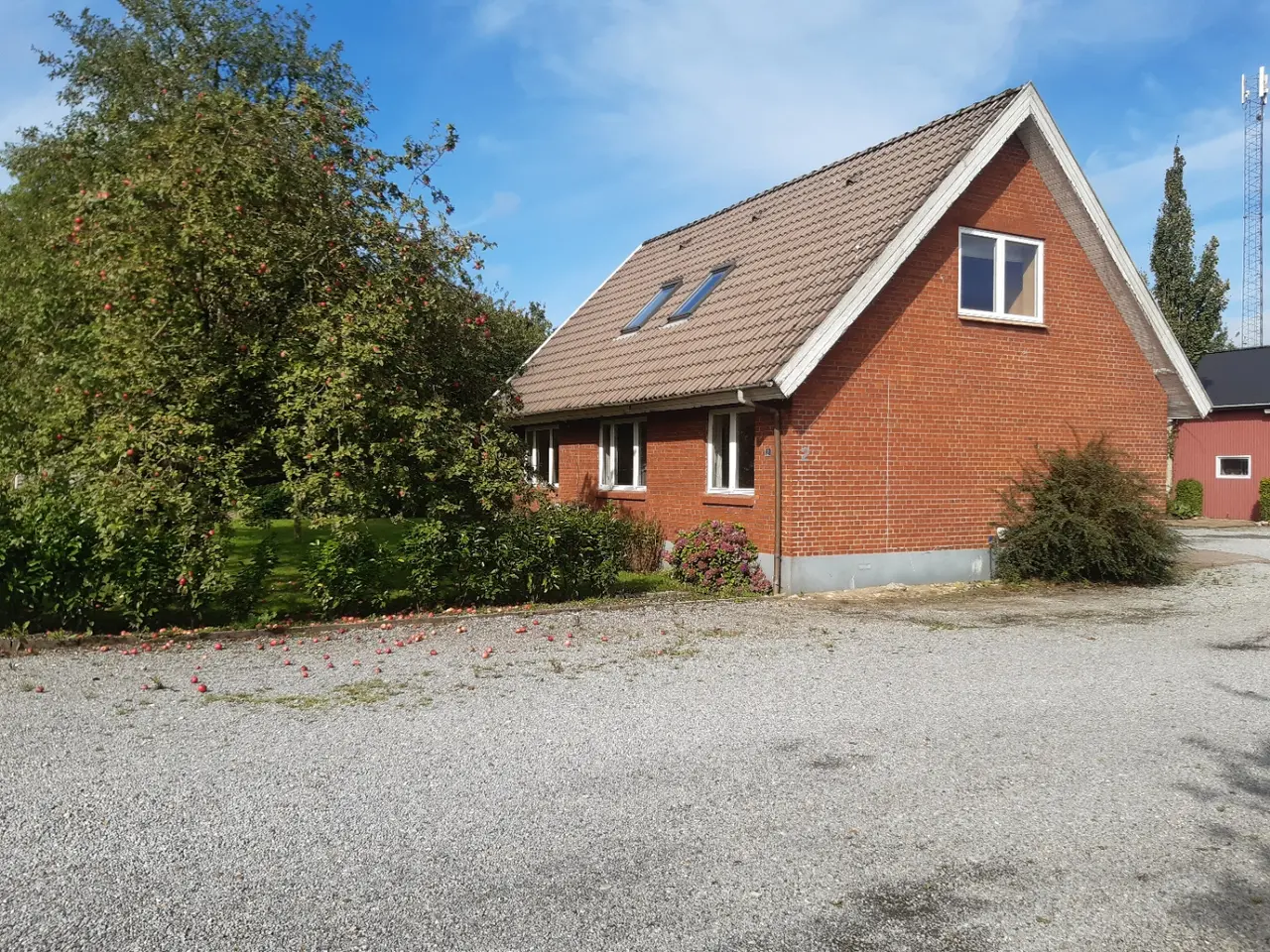 Billede 1 - Hus. Til leje i landlige omgivelser. 6880 Tarm.